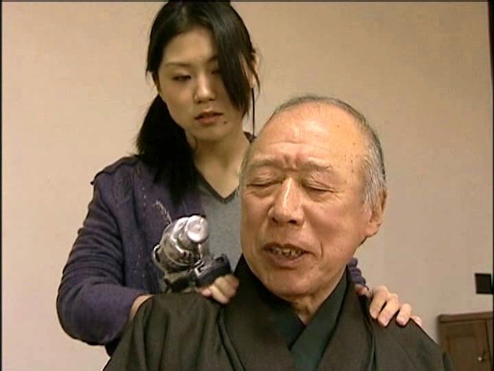 絶倫！不良老人 1せがれの嫁も餌食/2家出娘と隠れ家で…/3義理の孫娘に手をつける/4人妻を眠らせて暴行 サンプル画像（大）