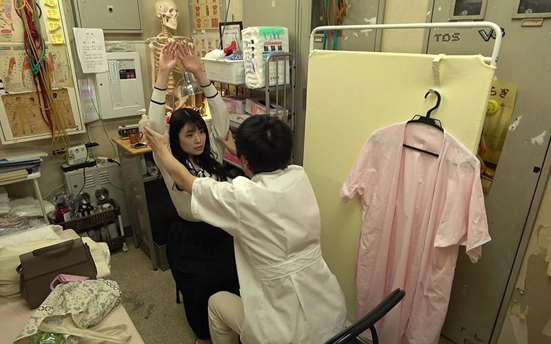 鍼灸院すどう盗撮り下ろし5 吸いこみ強なピンク名器すぎた！/感じてないフリが下手だねえ/イクときに良い顔するんだわ/いい所を責めると足がピーンだね サンプル画像（大）