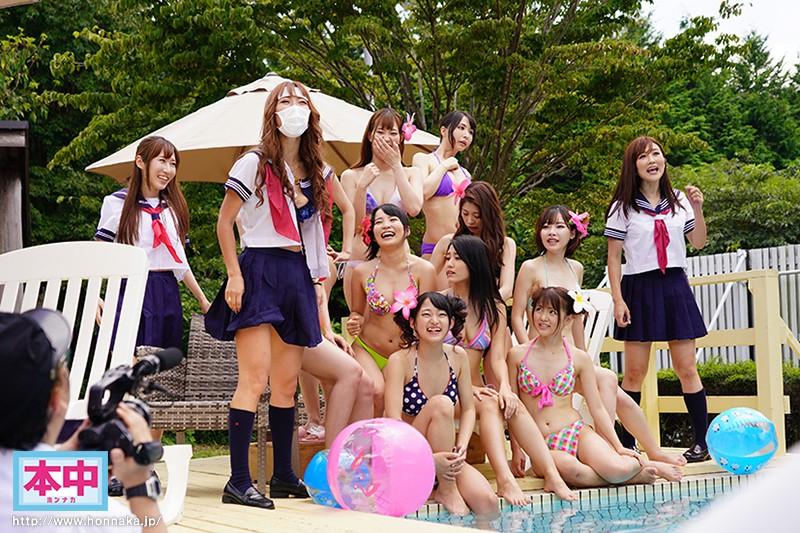 本中10周年記念作品！！美少女中出し島完全版おもてもうらも全部見せちゃいます！240分SPECIAL サンプル画像（大）