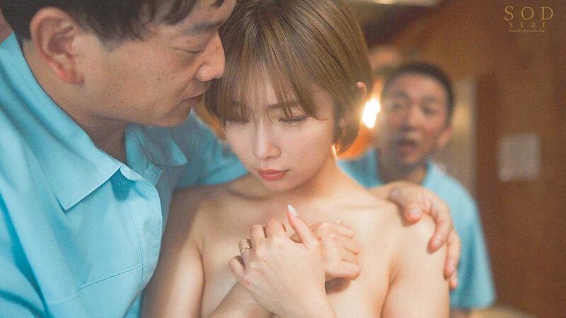 『学生時代のセクハラが忘れられなくて…。』結婚2年目の主婦が十数年ぶりにもう一度犯●れたくてバイトしていたコンビニの絶倫先輩に会ってしまった。 紗倉まな サンプル画像(大)